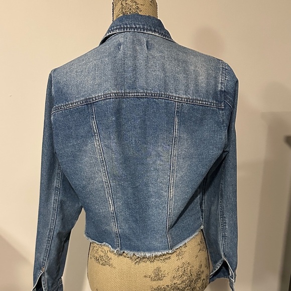 Ci Sono denim collection, distressed blue denim cropped jean jacket size medium - Picture 5 of 9